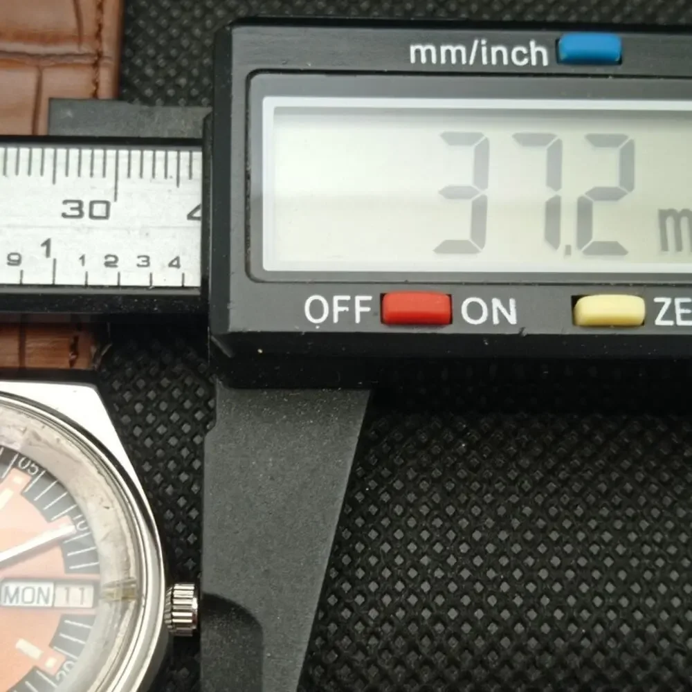 Vintage 1977 Citizen Automatic Mens Silver Watch W/daydate & Red accents